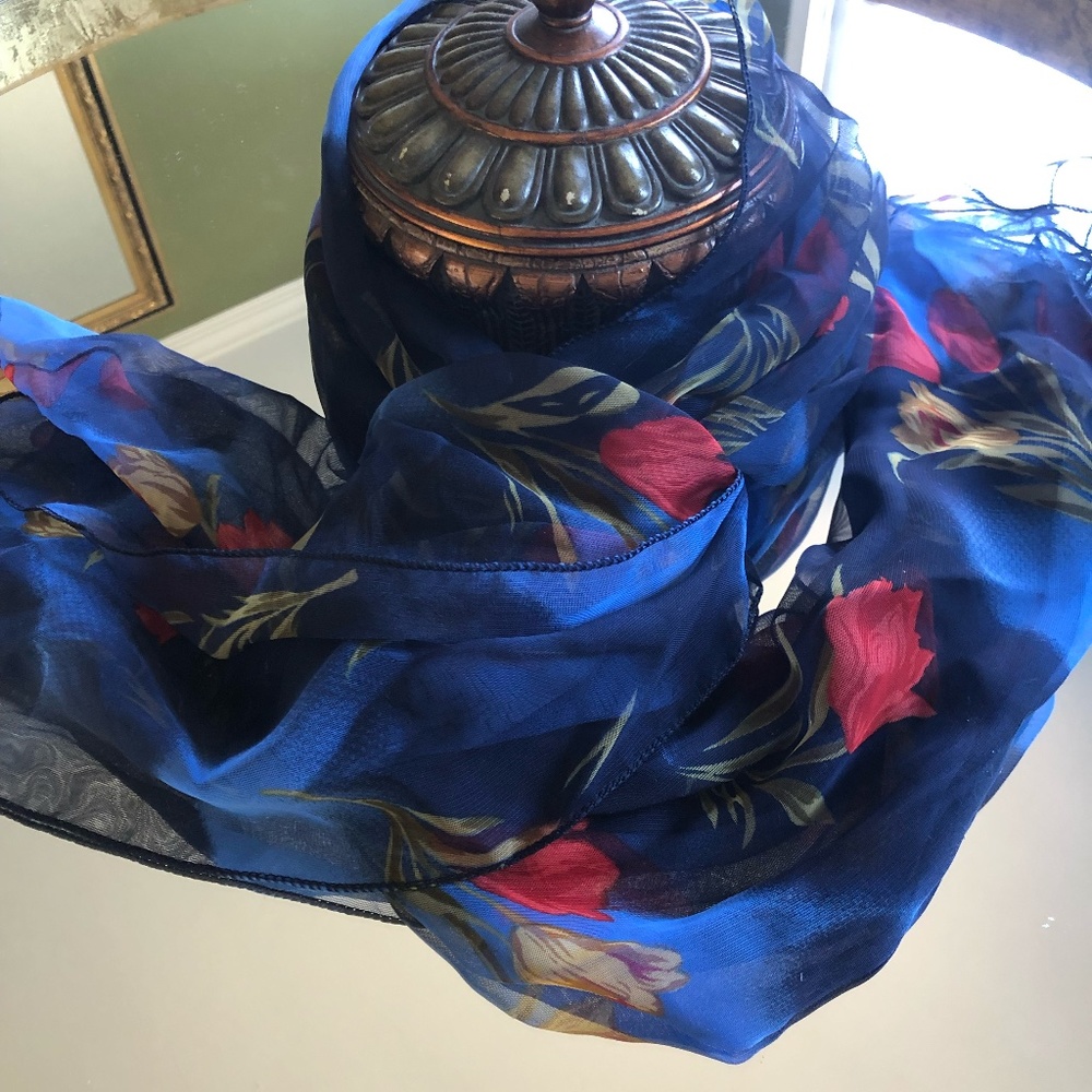 Navy tulip scarf